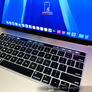 MacBook Pro A1990. 2.2 Ghz Intel Core i7,  Memoria Ram de 16GB, Disco 256GB. (RF355)