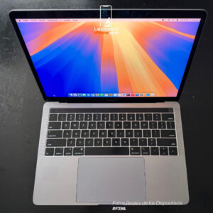 MacBook Pro A1989. 2.3 Ghz Intel Core i5,  Memoria Ram 8GB, Disco 256GB. (RF398)
