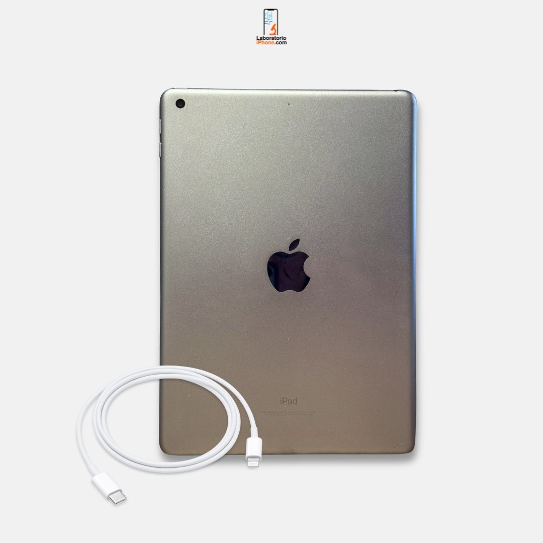 iPad 6th Gen 9.7” 2018 · A1893 · 32GB · Space Gray · SKU. T302 - Imagen 3